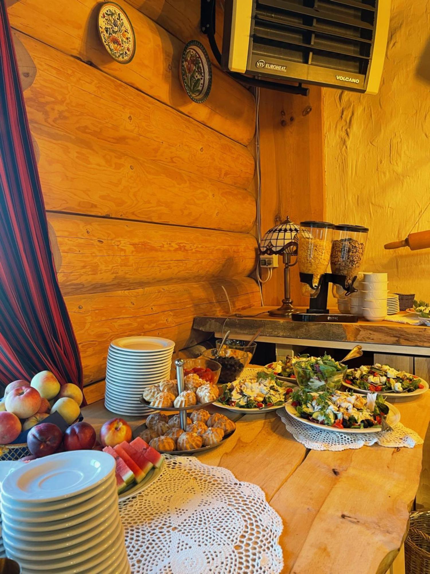Hotel Pod Strzecha Кельце Экстерьер фото